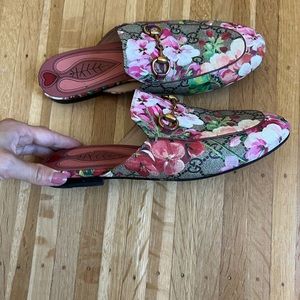 Used but good condition Gucci Princetown mules